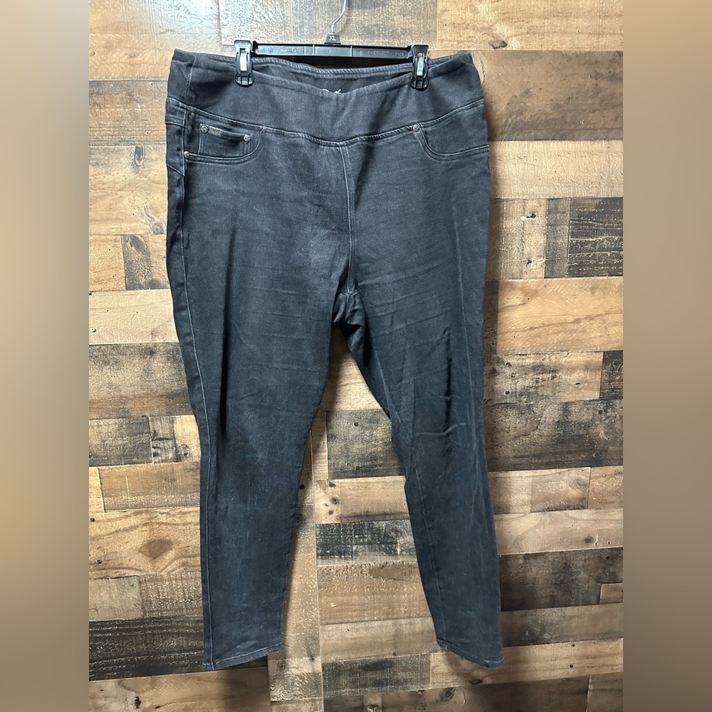 D2 Women’s Stretch Skinny Jeans Black 1X Pull On Denim Slim Fit